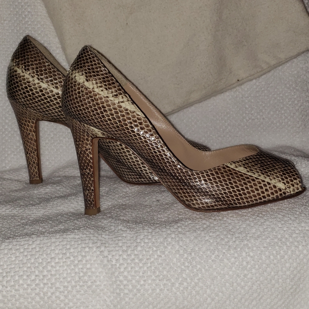 Manolo Blahnik snakeskin peeptoe pump 38
